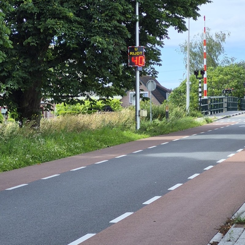 Verkeersveiligheid verbetert, zorgen over hardrijders blijven